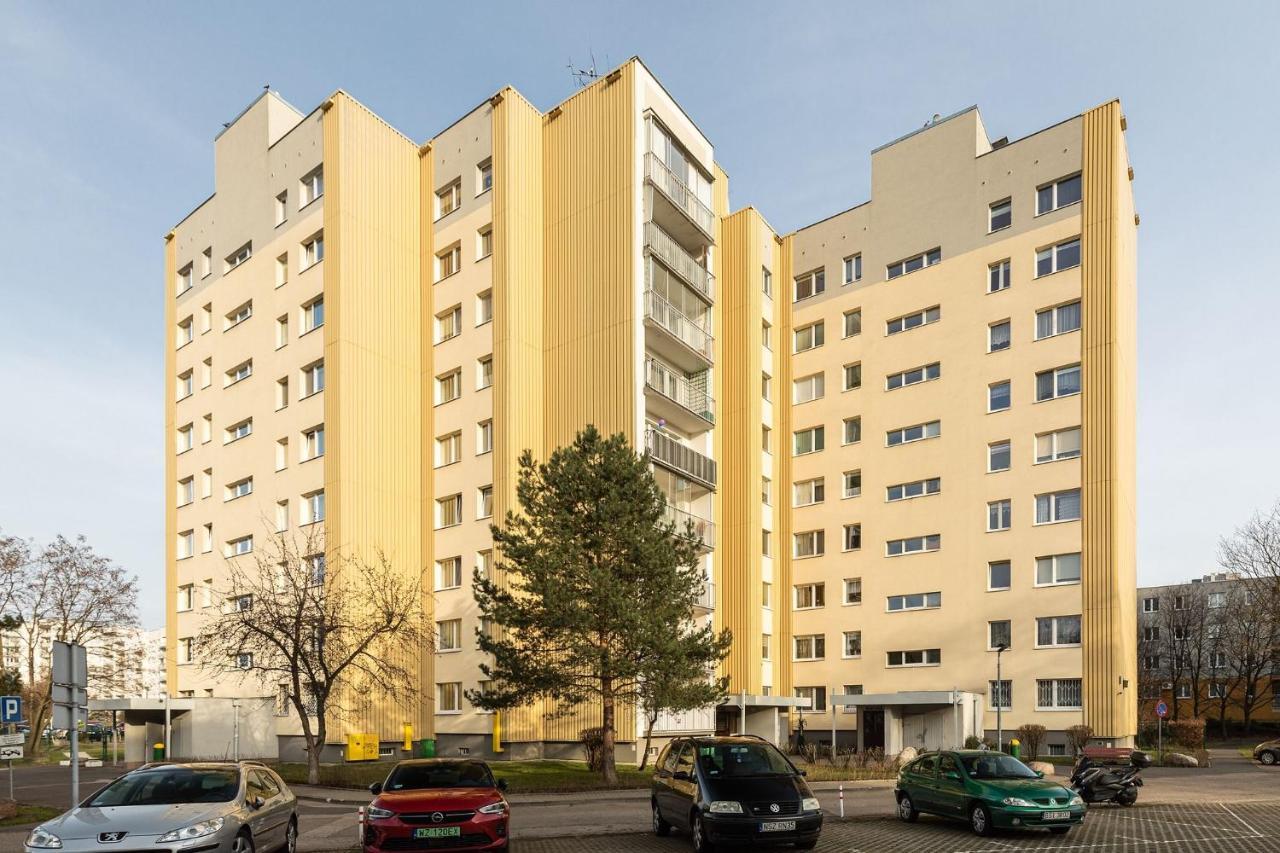 Room, Pirenejska 20 Cozy Rooms Warschau Exterior foto